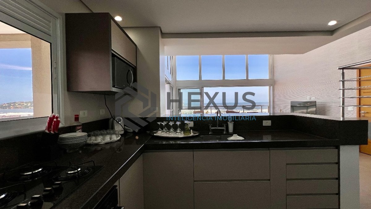 Foto 33 de Cobertura Triplex com varanda e espaço gourmet na Praia da Enseada, Guaruja