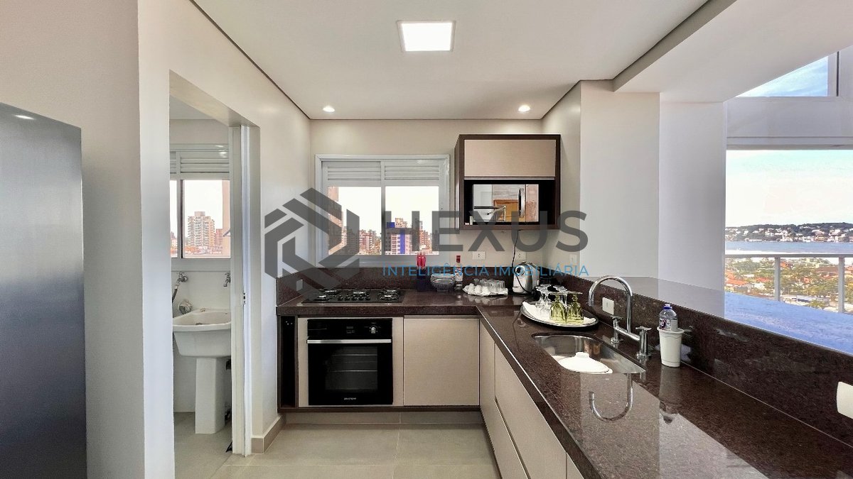 Foto 34 de Cobertura Triplex com varanda e espaço gourmet na Praia da Enseada, Guaruja