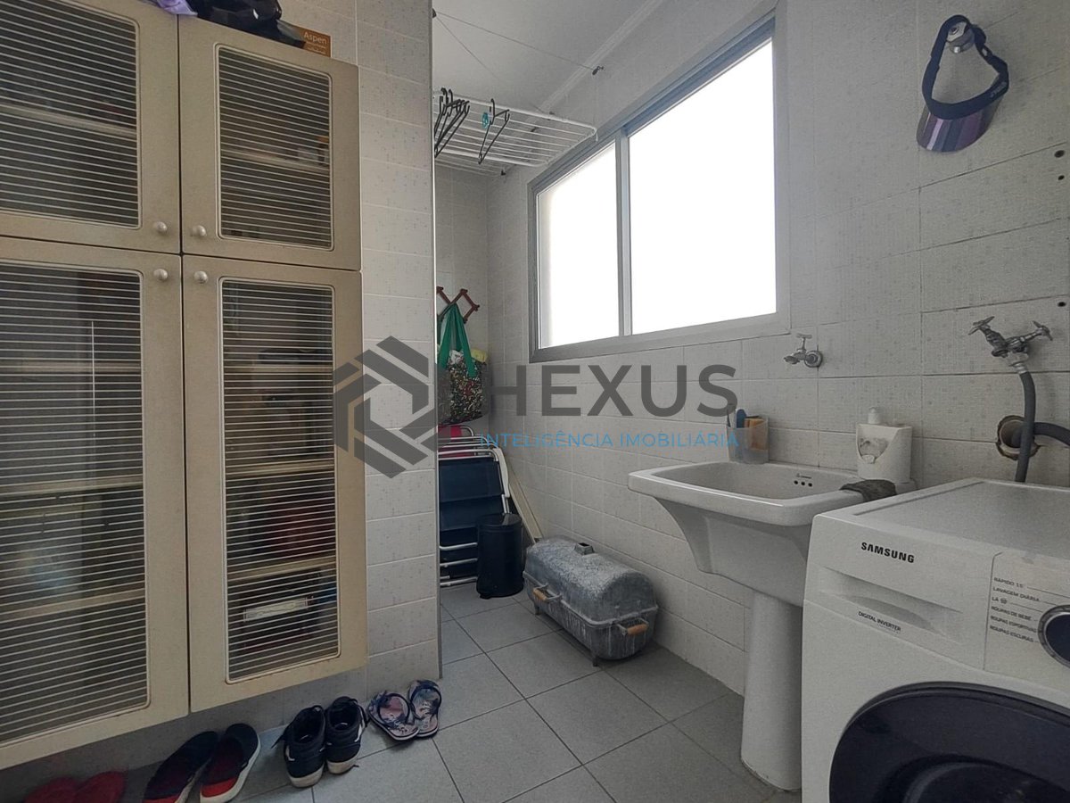 Foto 18 de Apartamento com varanda na Praia da Enseada, Guaruja