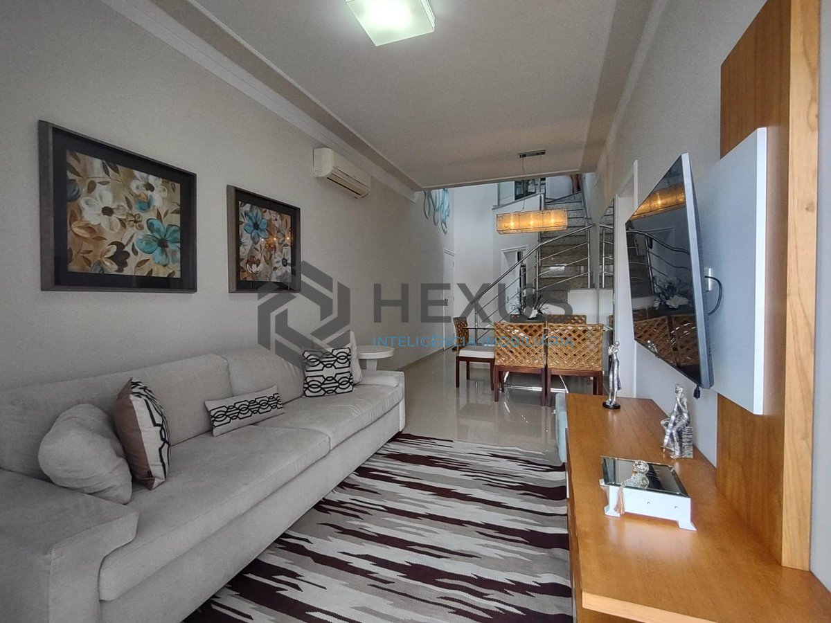 Foto 6 de Cobertura duplex reformada com varanda vista mar e lazer na Praia da Enseada, Guaruja