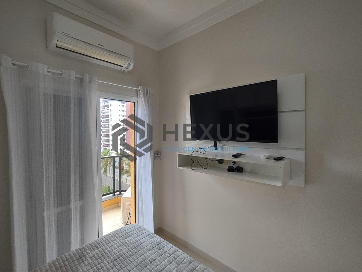 Foto 9 de Cobertura duplex reformada com varanda vista mar e lazer na Praia da Enseada, Guaruja