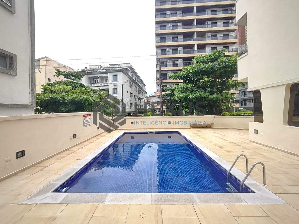 Foto 23 de Cobertura duplex reformada com varanda vista mar e lazer na Praia da Enseada, Guaruja