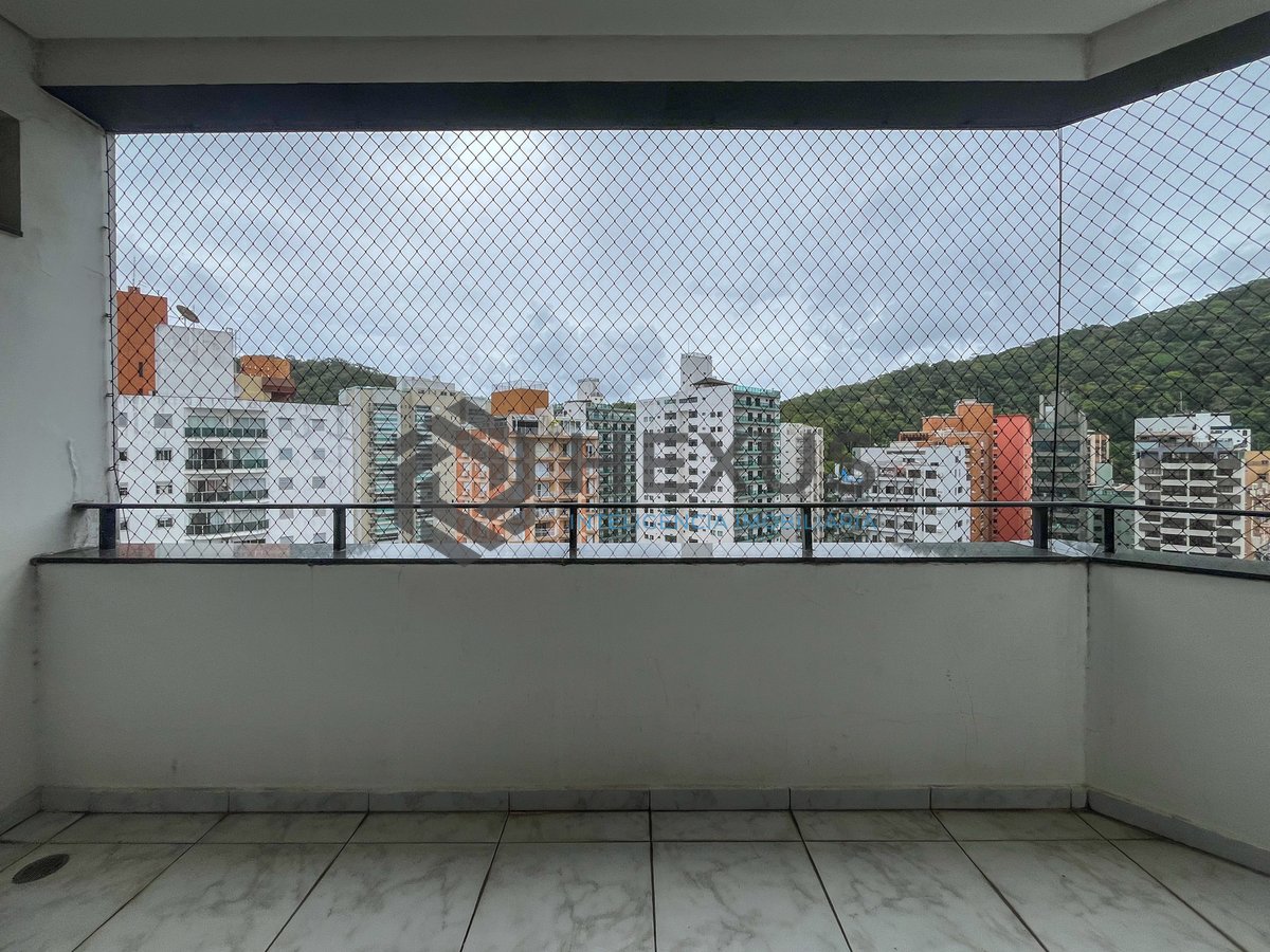 Foto 10 de Cobertura com piscina e churrasqueira na Praia das Pitangueiras, Guaruja