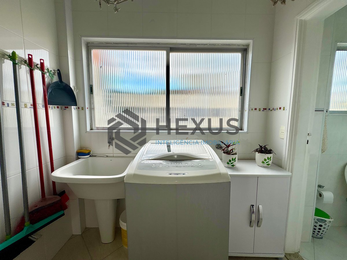 Foto 12 de Cobertura penthouse com piscina e churrasqueira na Praia da Enseada, Guaruja