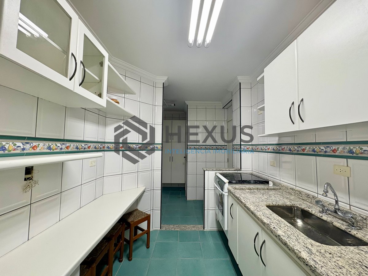 Foto 17 de Cobertura duplex com piscina e área gourmet na Praia da Enseada, Guaruja