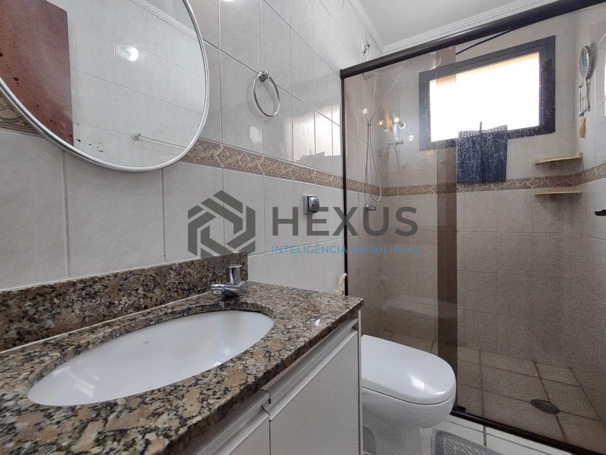 Foto 14 de Apartamento com varanda e lazer na Praia da Enseada, Guaruja