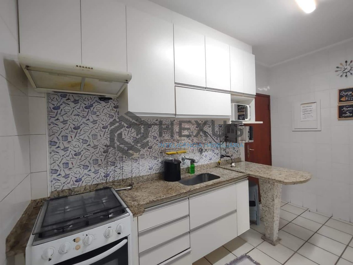 Foto 18 de Apartamento com varanda e lazer na Praia da Enseada, Guaruja