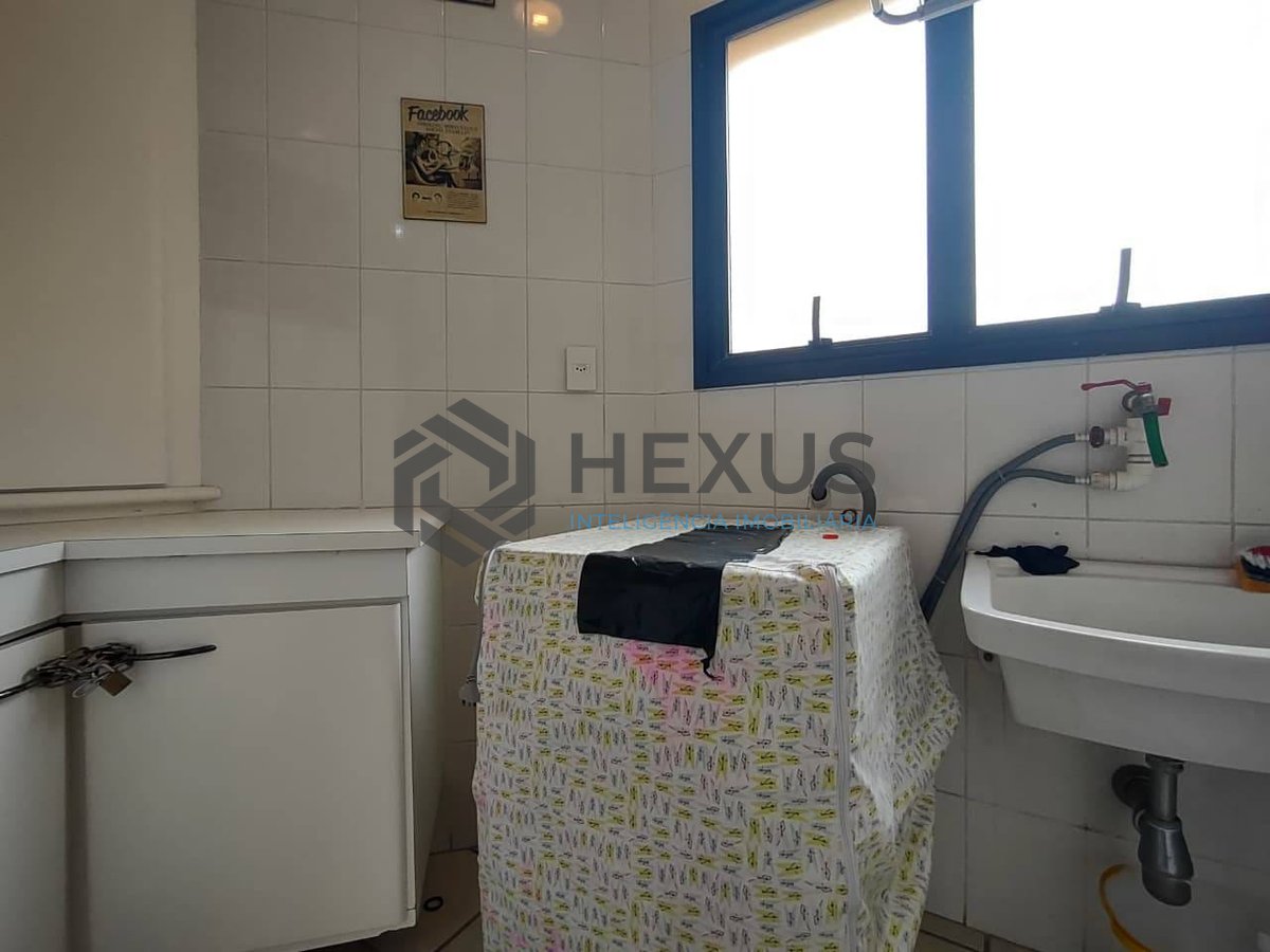 Foto 20 de Apartamento com varanda e lazer na Praia da Enseada, Guaruja