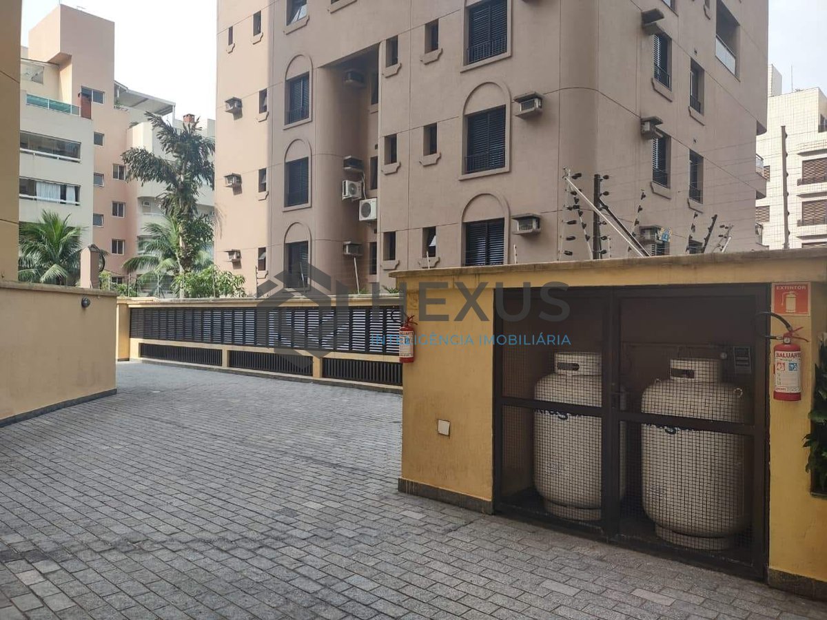 Foto 32 de Apartamento com varanda e lazer na Praia da Enseada, Guaruja