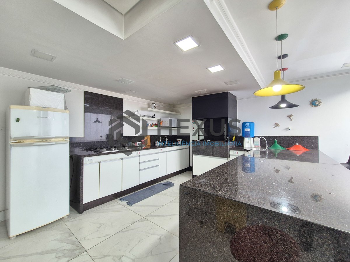 Foto 3 de Cobertura penthouse com piscina e árae gourmet na Praia das Pitangueiras, Guaruja