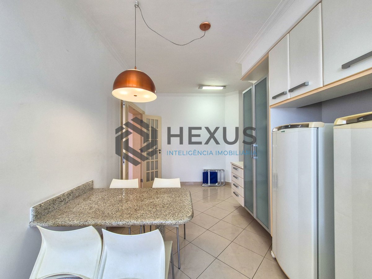 Foto 33 de Apartamento reformado com varanda e lazer nas Pitangueiras, Guarujá