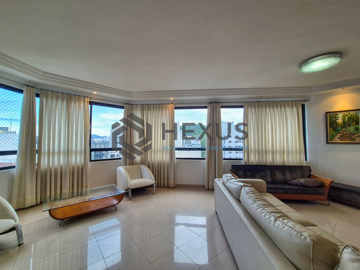 Foto 5 de Apartamento reformado com varanda e lazer nas Pitangueiras, Guarujá