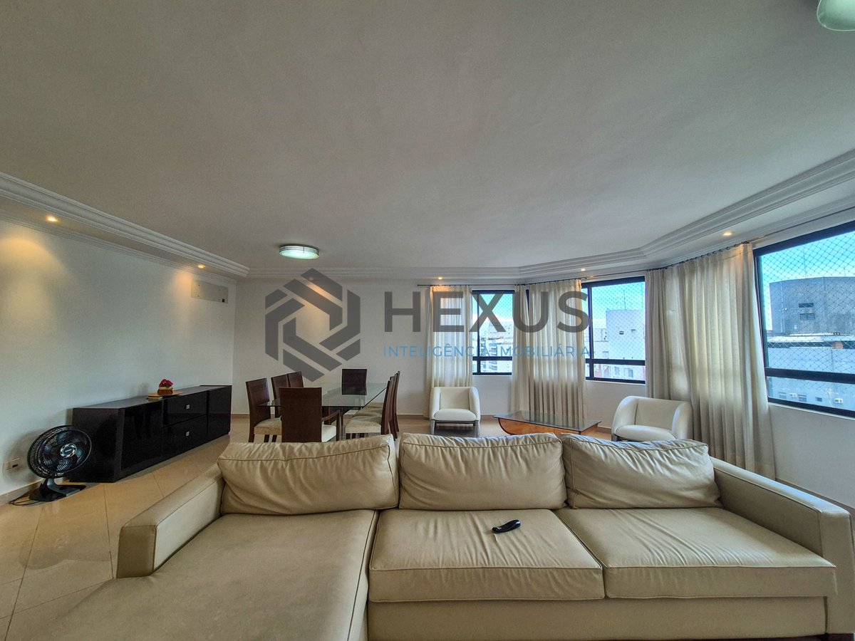 Foto 9 de Apartamento reformado com varanda e lazer nas Pitangueiras, Guarujá