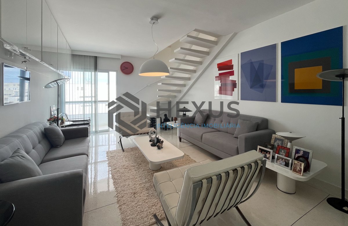 Foto 5 de Cobertura reformada com varanda gourmet vista mar e piscina na Praia das Pitangueiras, Guaruja