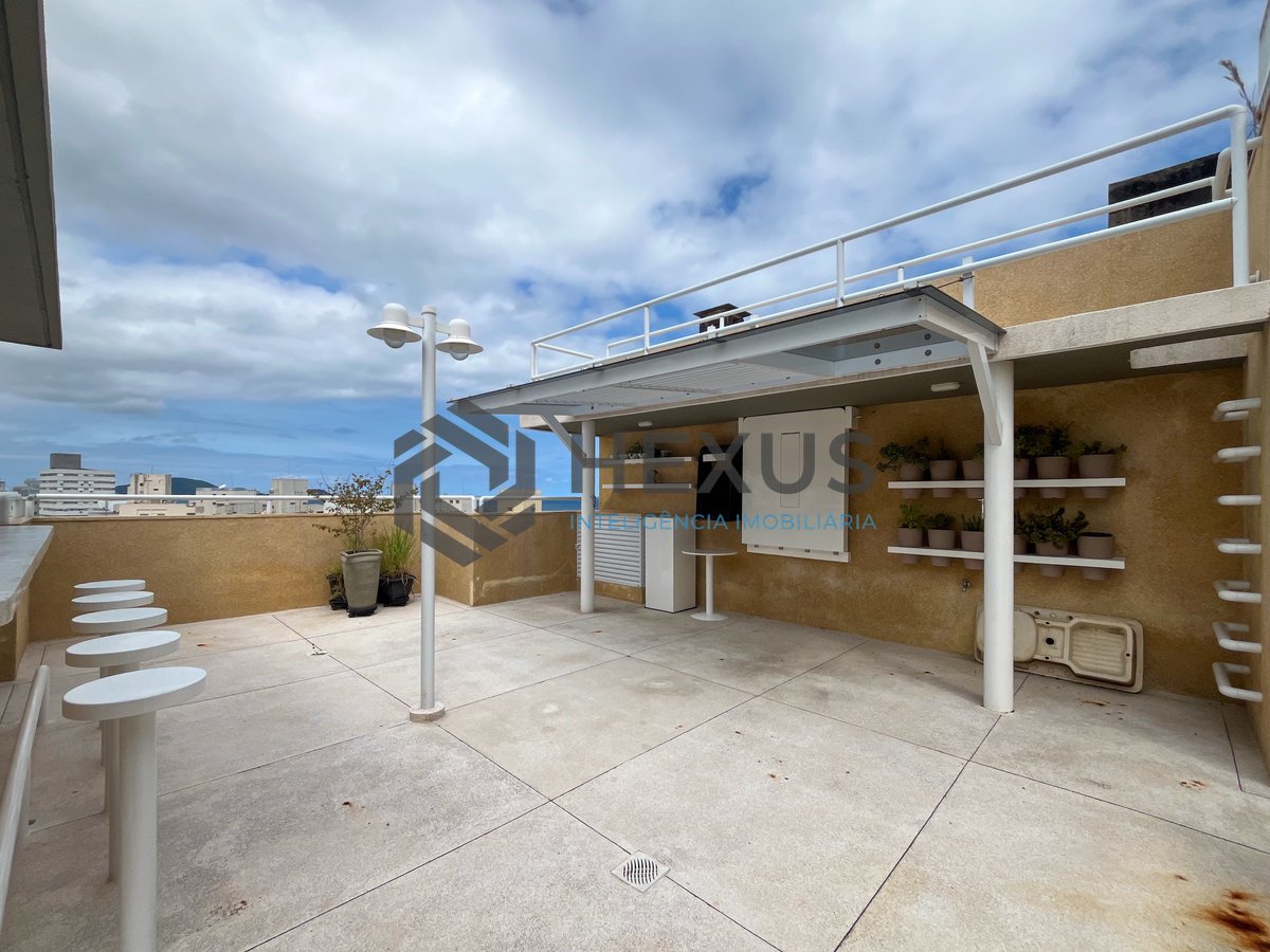 Foto 44 de Cobertura reformada com varanda gourmet vista mar e piscina na Praia das Pitangueiras, Guaruja