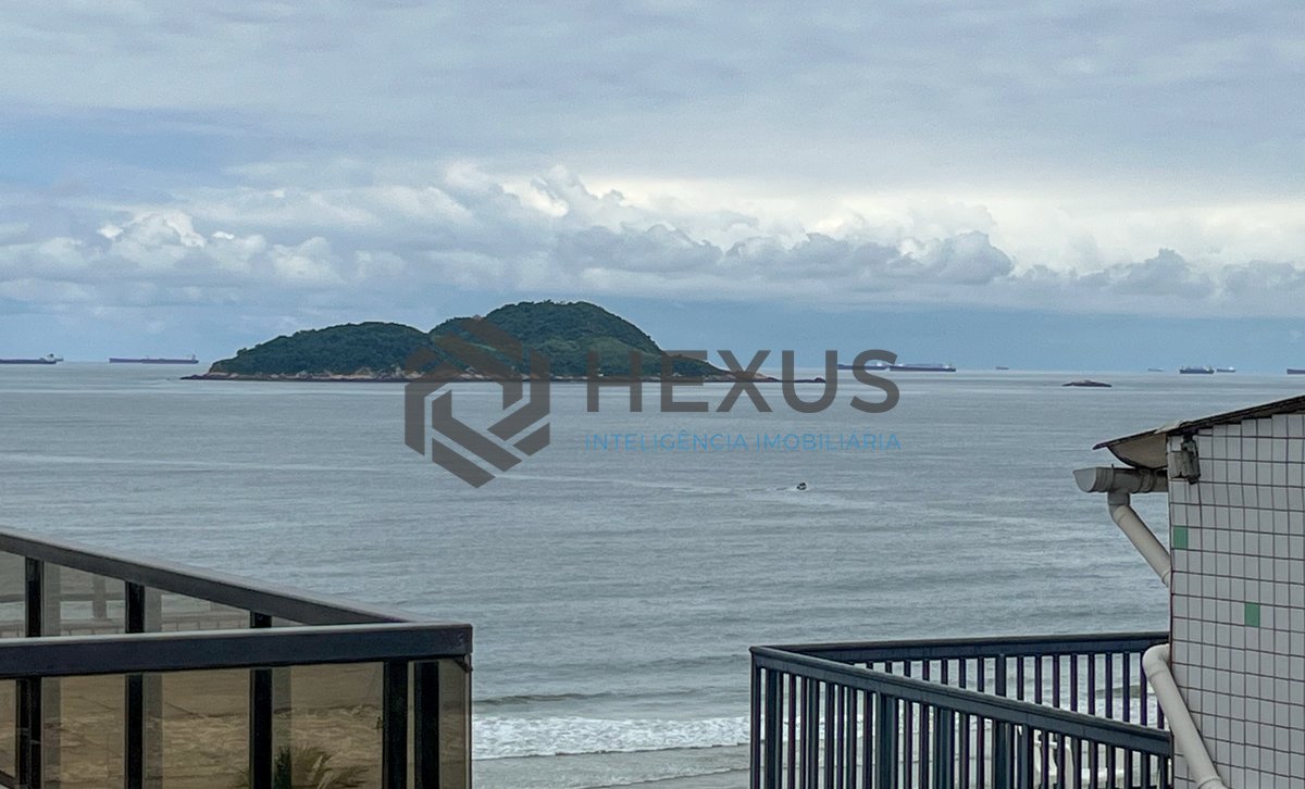 Foto 57 de Cobertura reformada com piscina churrasqueira vista mar na beira mar da Praia do Tombo, Guaruja