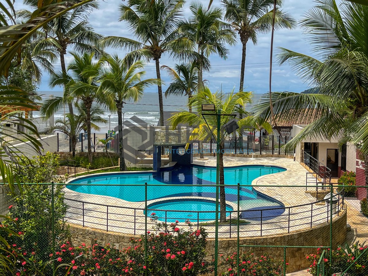 Foto 62 de Cobertura reformada com piscina churrasqueira vista mar na beira mar da Praia do Tombo, Guaruja