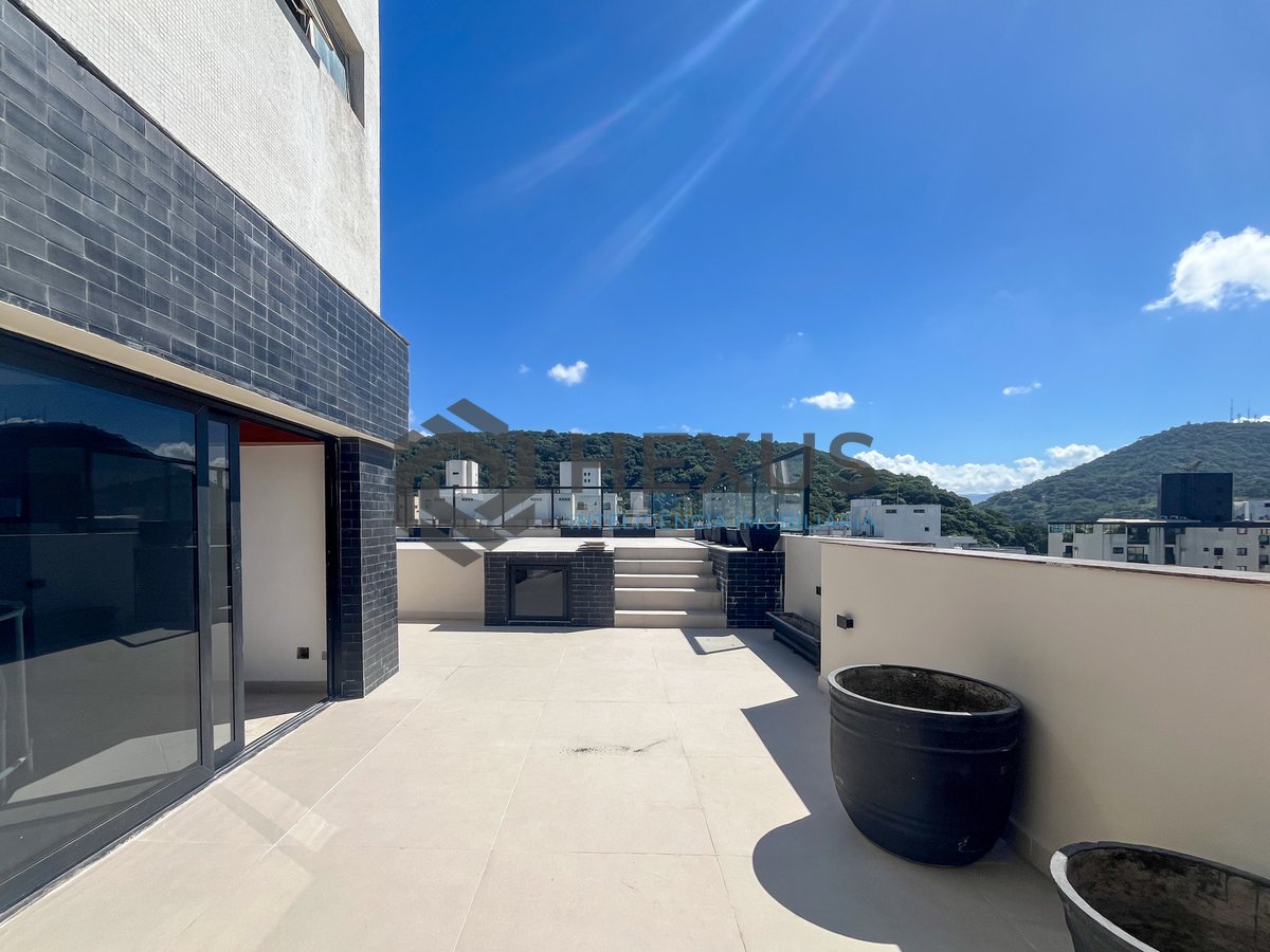 Foto 38 de Cobertura Dúplex com varanda piscina e lazer na beira mar nas Pitangueiras, Guarujá