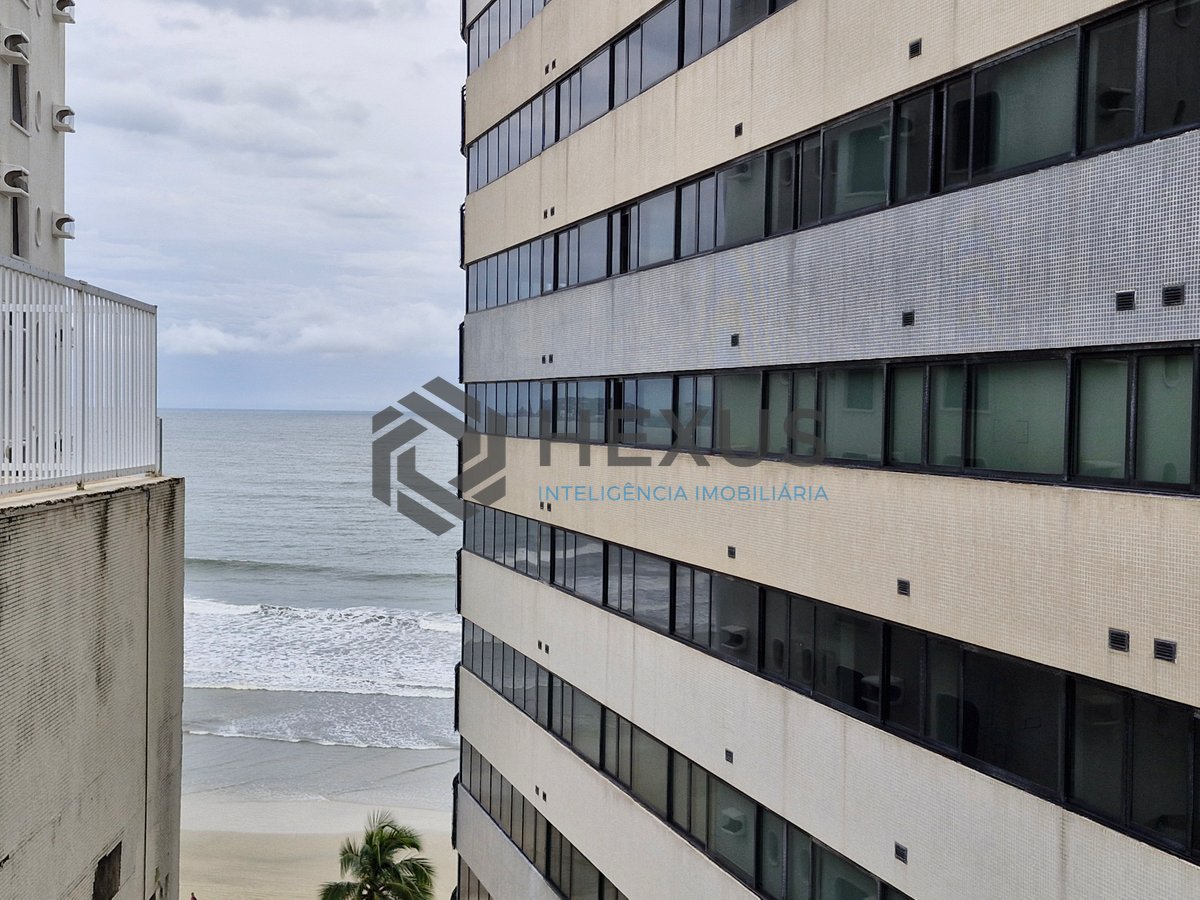 Foto 12 de Cobertura frente mar com varanda vista mar e lazer na região da Vila Luis Antonio do Jardim Astúrias, Guarujá