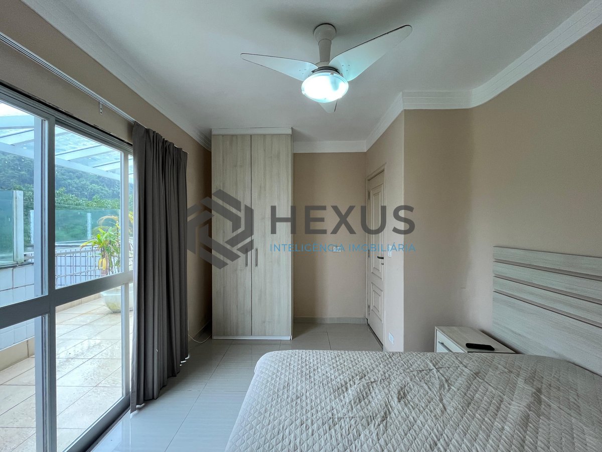 Foto 13 de Cobertura Penthouse reformada com varanda gourmet a 600m da praia na Enseada, Guarujá