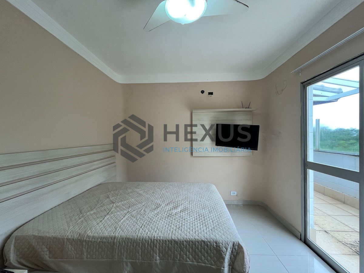 Foto 14 de Cobertura Penthouse reformada com varanda gourmet a 600m da praia na Enseada, Guarujá