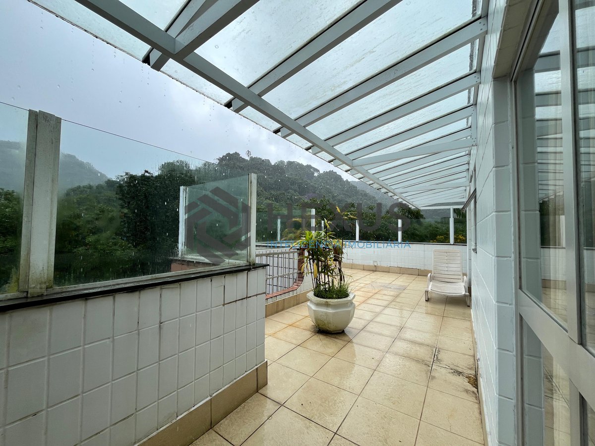 Foto 15 de Cobertura Penthouse reformada com varanda gourmet a 600m da praia na Enseada, Guarujá