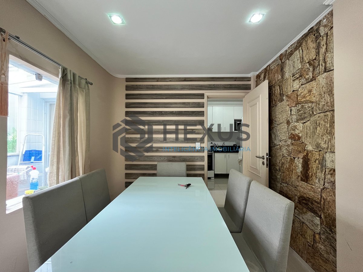 Foto 5 de Cobertura Penthouse reformada com varanda gourmet a 600m da praia na Enseada, Guarujá