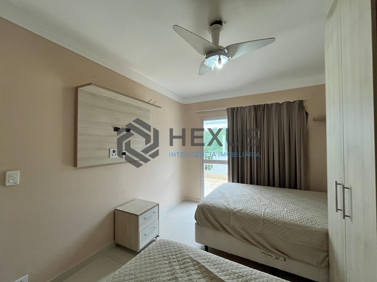 Foto 7 de Cobertura Penthouse reformada com varanda gourmet a 600m da praia na Enseada, Guarujá