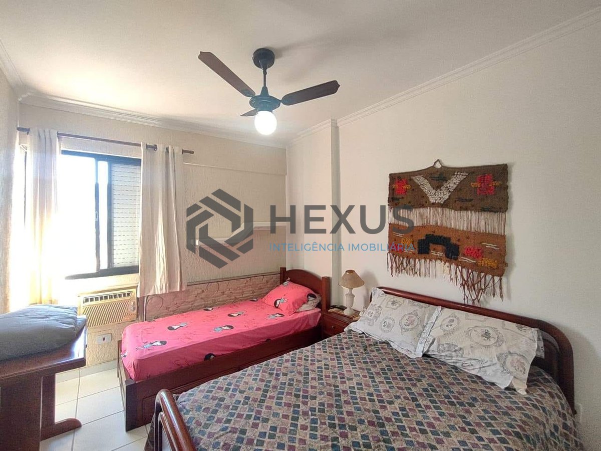 Foto 17 de Cobertura Triplex reformada com varanda e lazer na Enseada, Guarujá