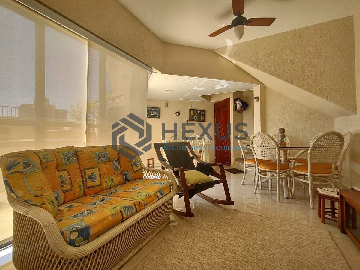 Foto 4 de Cobertura Triplex reformada com varanda e lazer na Enseada, Guarujá