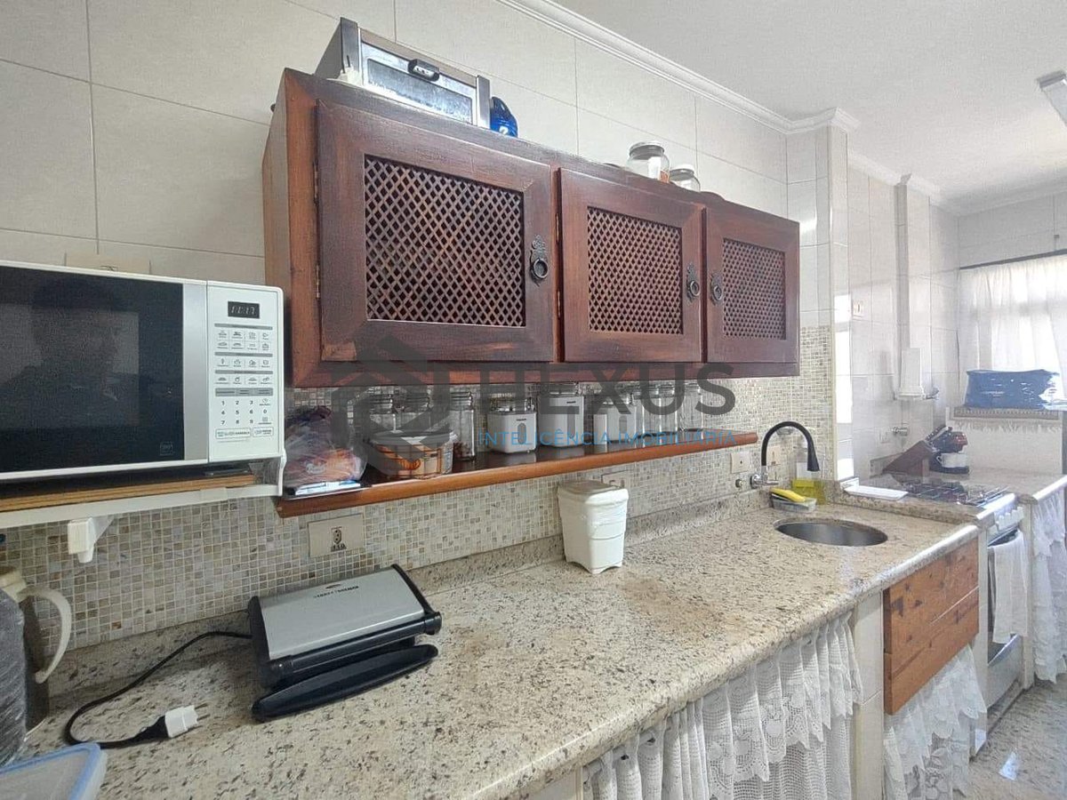 Foto 31 de Cobertura Triplex reformada com varanda e lazer na Enseada, Guarujá