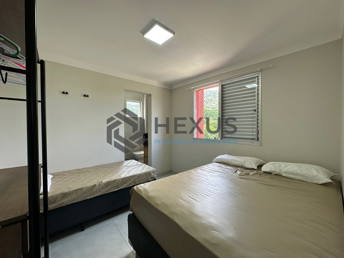 Foto 11 de Cobertura Duplex reformada com varanda a 500m da praia na Enseada, Guarujá