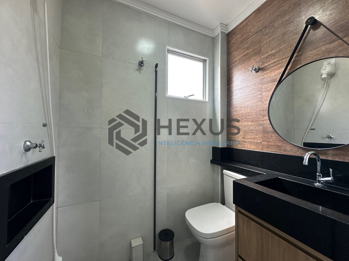 Foto 14 de Cobertura Duplex reformada com varanda a 500m da praia na Enseada, Guarujá