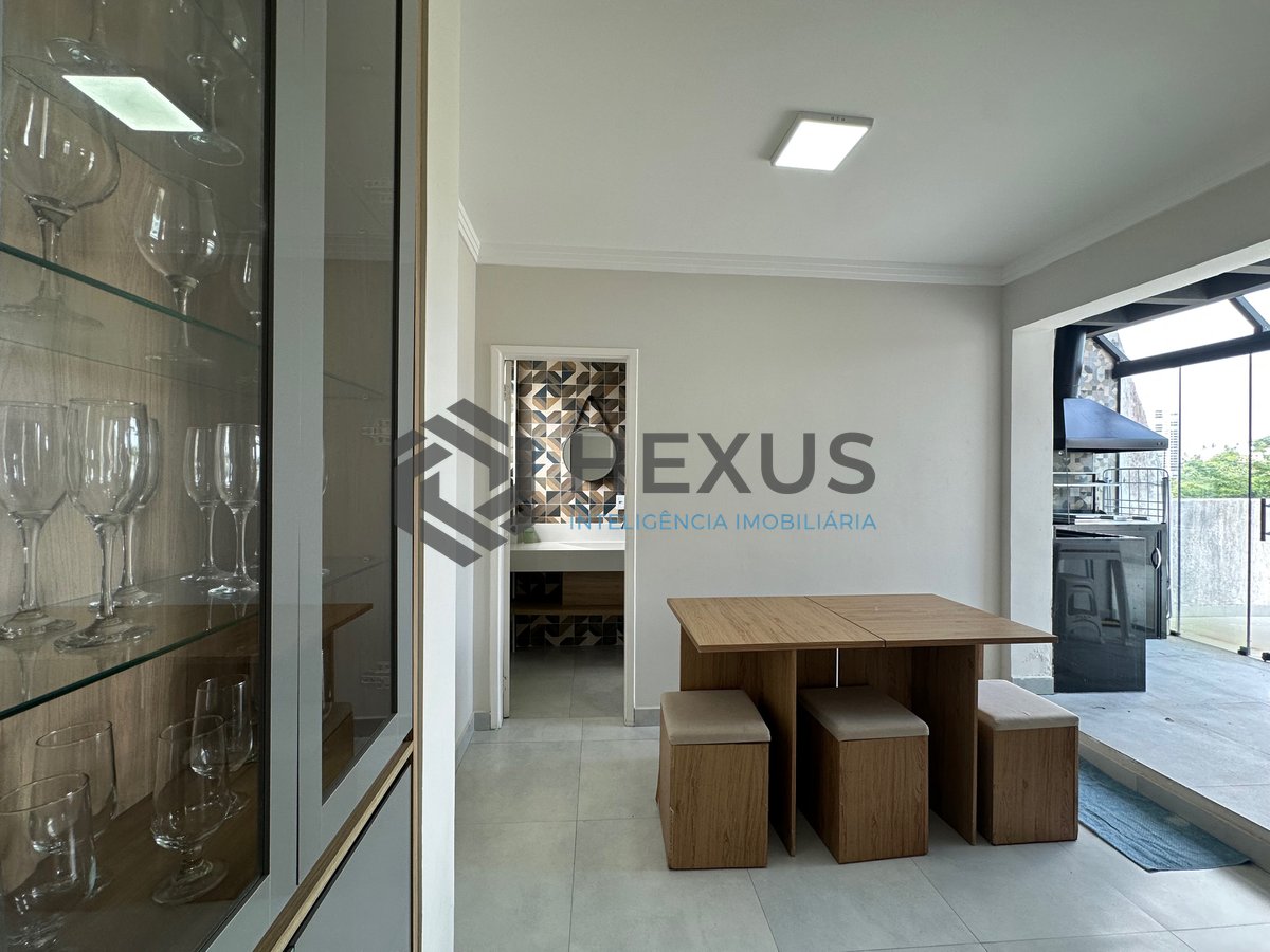 Foto 20 de Cobertura Duplex reformada com varanda a 500m da praia na Enseada, Guarujá