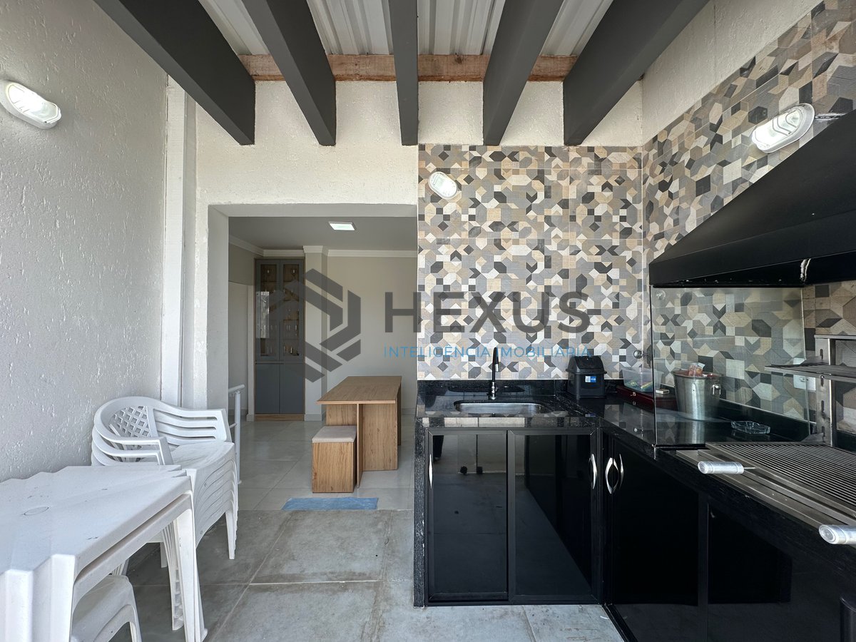 Foto 23 de Cobertura Duplex reformada com varanda a 500m da praia na Enseada, Guarujá