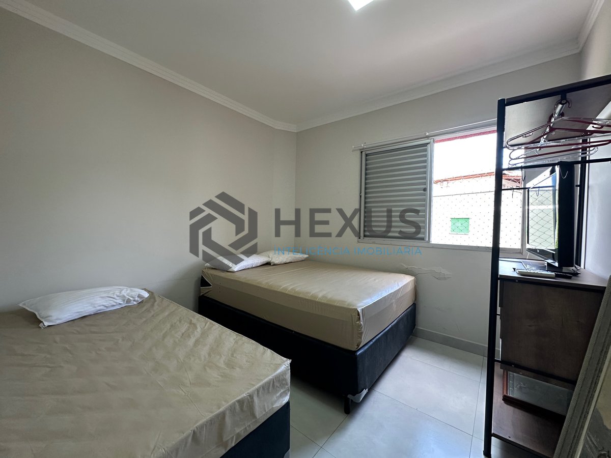 Foto 8 de Cobertura Duplex reformada com varanda a 500m da praia na Enseada, Guarujá