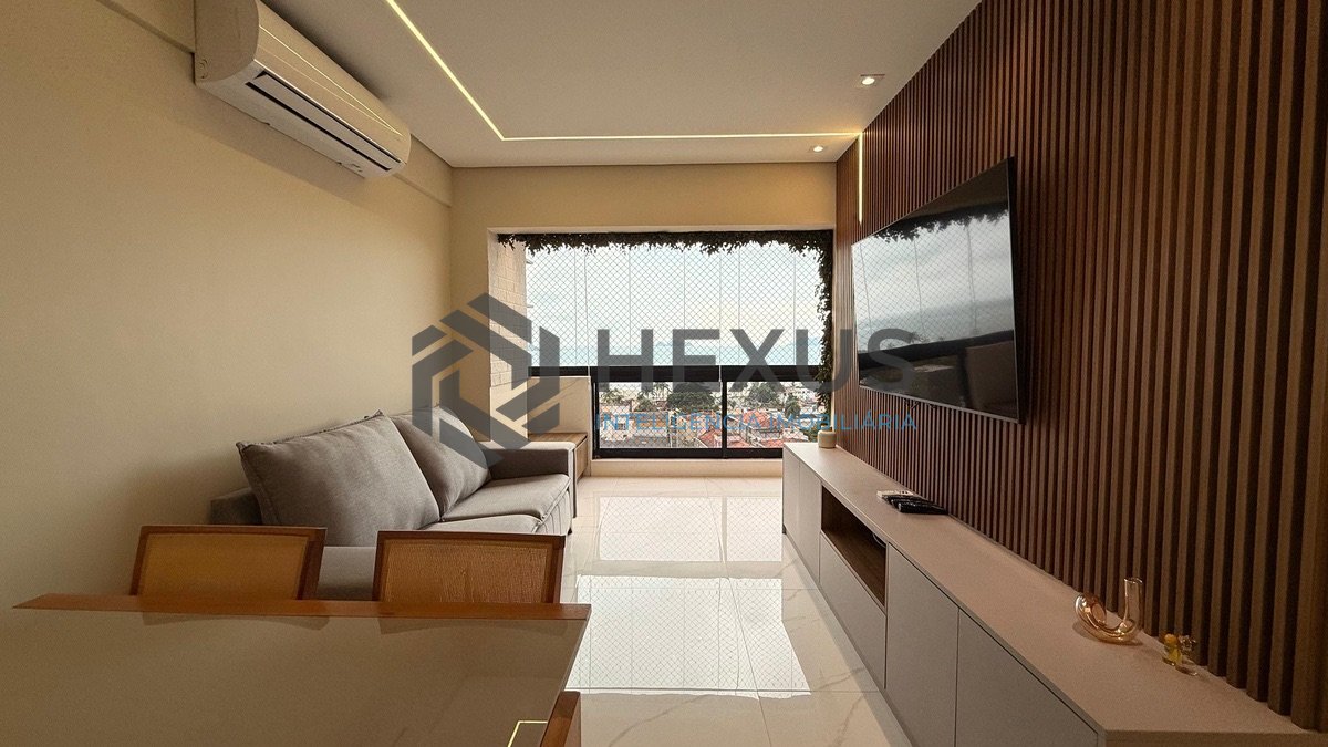 Foto 5 de Cobertura Duplex reformada com varanda vista mar e lazer a 400m da praia na Enseada, Guarujá