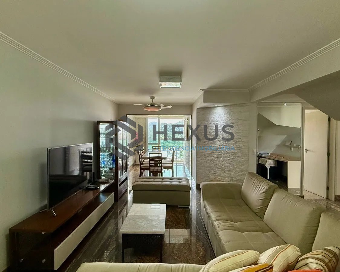 Foto 15 de Cobertura Penthouse reformado com varanda vista mar e lazer a beira mar da praia no Tombo, Guarujá
