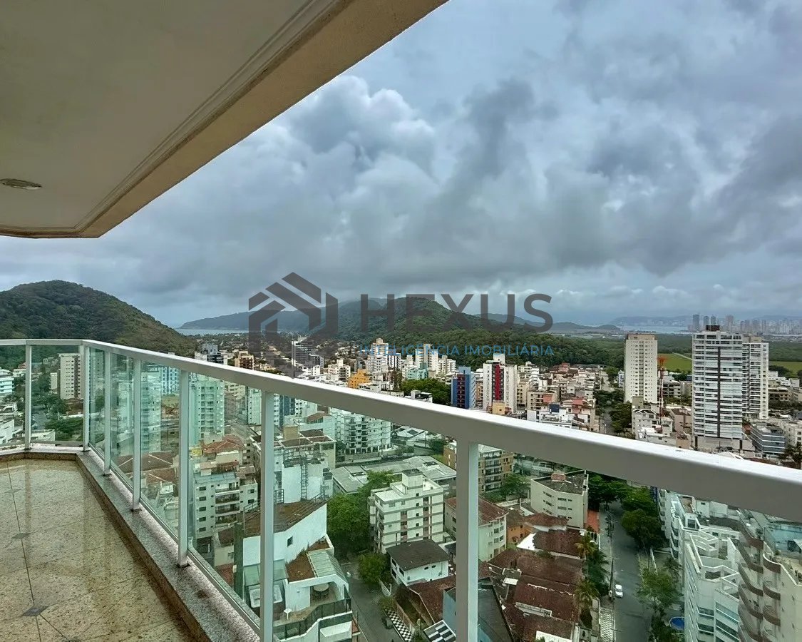 Foto 31 de Cobertura Penthouse reformado com varanda vista mar e lazer a beira mar da praia no Tombo, Guarujá