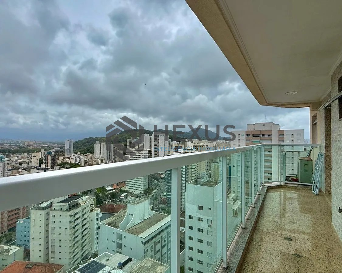 Foto 32 de Cobertura Penthouse reformado com varanda vista mar e lazer a beira mar da praia no Tombo, Guarujá