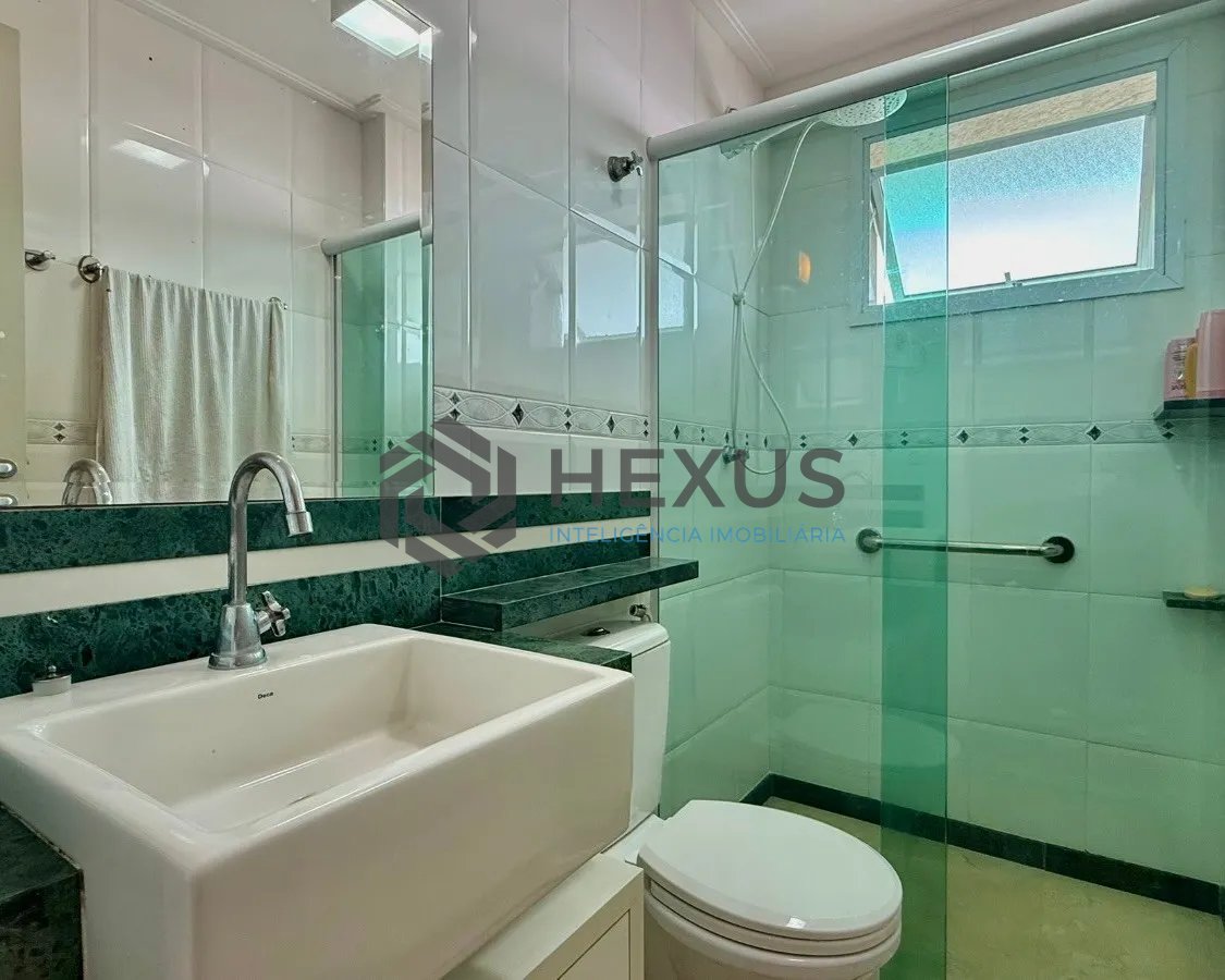 Foto 43 de Cobertura Penthouse reformado com varanda vista mar e lazer a beira mar da praia no Tombo, Guarujá