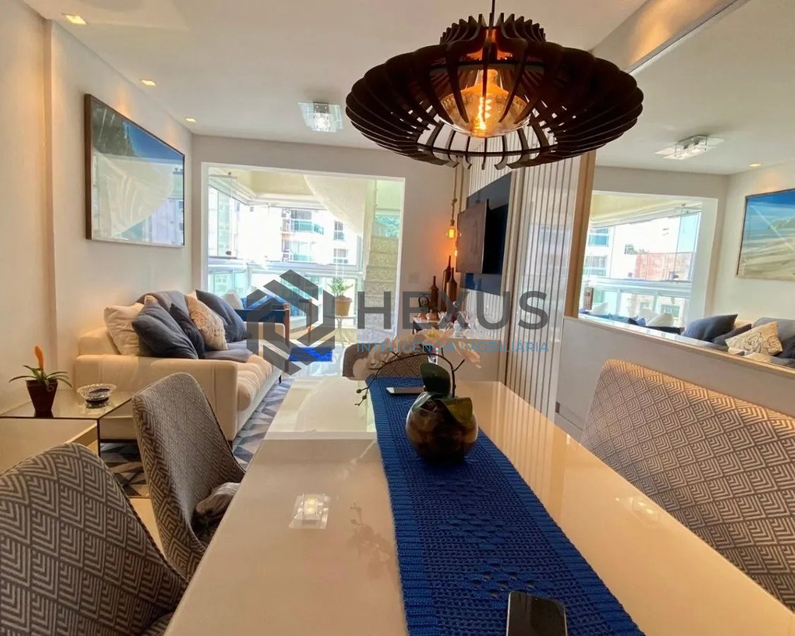 Foto 16 de Cobertura Duplex reformado com varanda e lazer a 100m da praia nas Pitangueiras, Guarujá