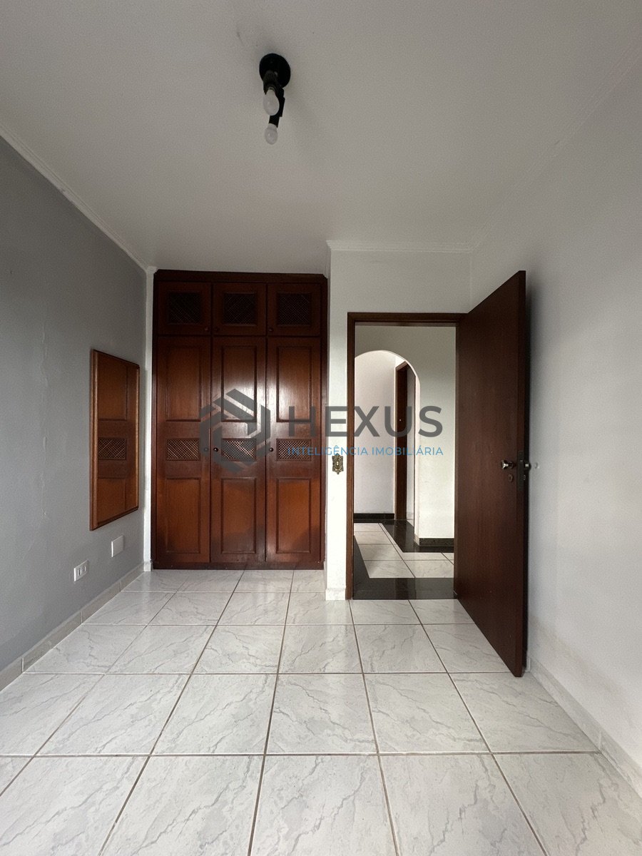Foto 12 de Cobertura Penthouse com varanda e lazer a 800m da praia na Enseada, Guarujá