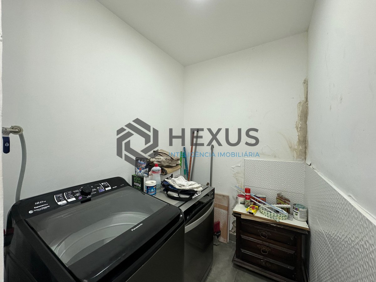 Foto 15 de Cobertura Duplex reformado com varanda e lazer a 300m da praia na Enseada, Guarujá