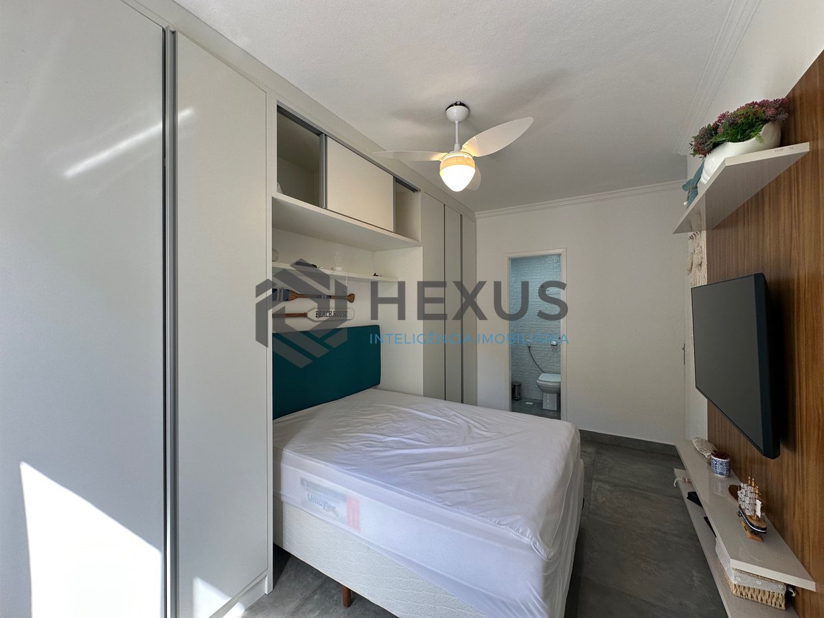 Foto 28 de Cobertura Duplex reformado com varanda e lazer a 300m da praia na Enseada, Guarujá