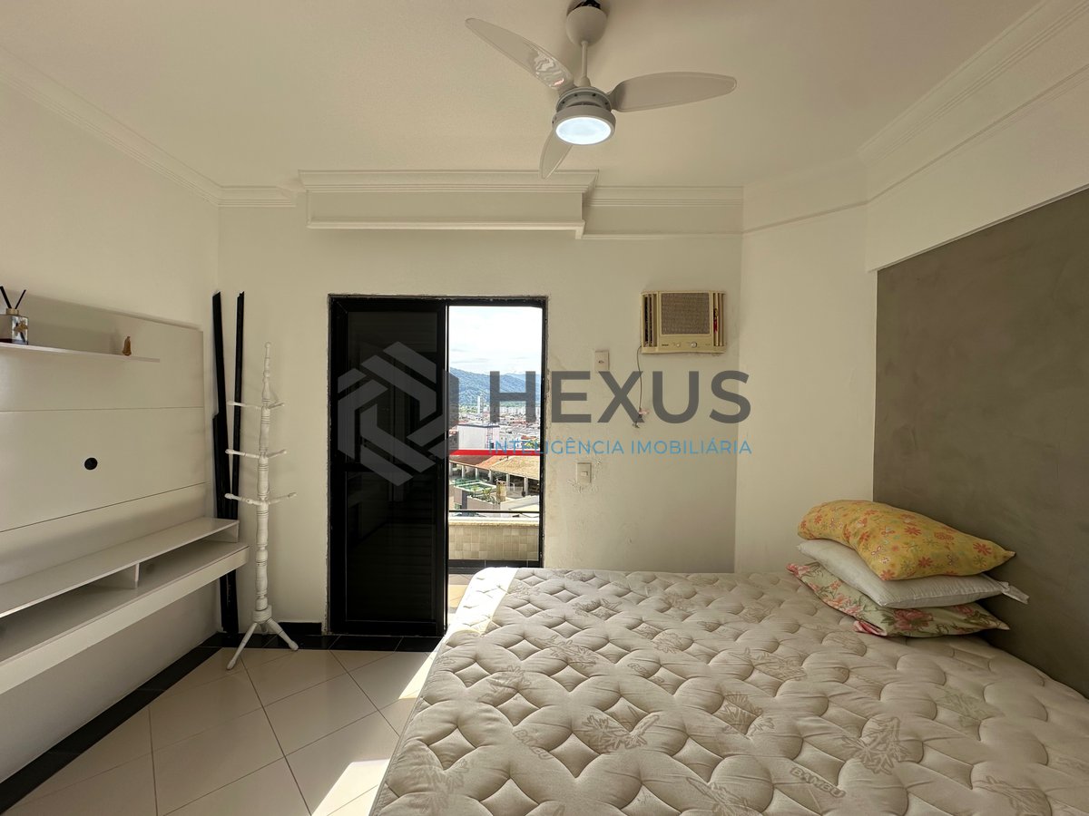Foto 20 de Cobertura Duplex reformado com varanda vista mar e lazer a 500m da praia na Enseada, Guarujá