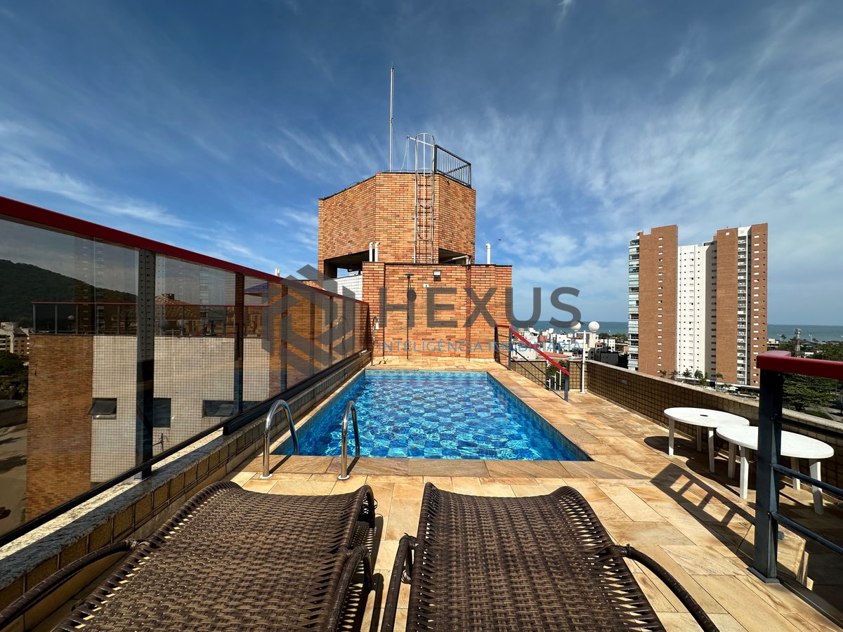 Foto 34 de Cobertura Duplex reformado com varanda vista mar e lazer a 500m da praia na Enseada, Guarujá