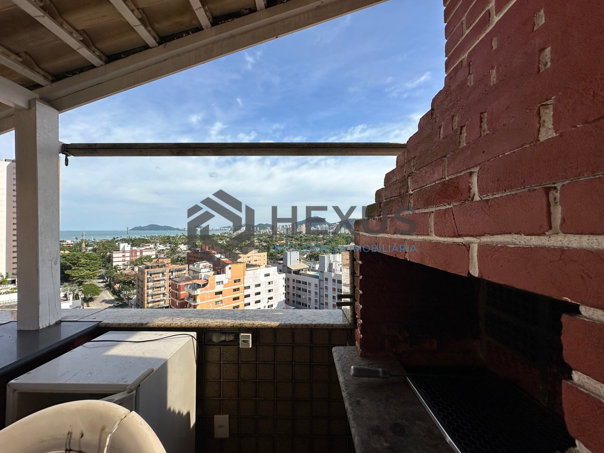 Foto 35 de Cobertura Duplex reformado com varanda vista mar e lazer a 500m da praia na Enseada, Guarujá
