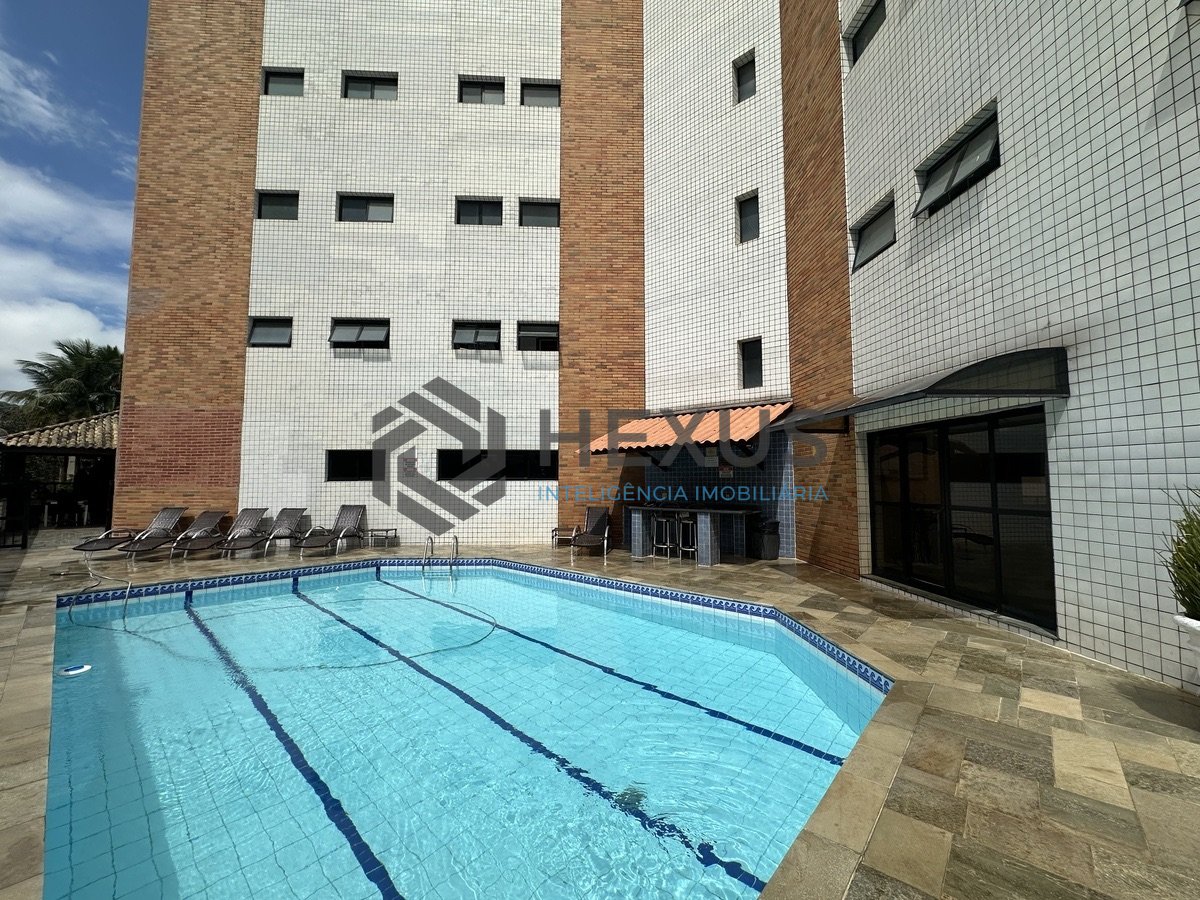 Foto 36 de Cobertura Duplex reformado com varanda vista mar e lazer a 500m da praia na Enseada, Guarujá