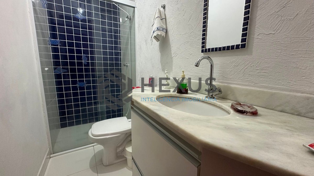 Foto 11 de Sobrado triplex com varanda na Praia da Enseada, Guarujá